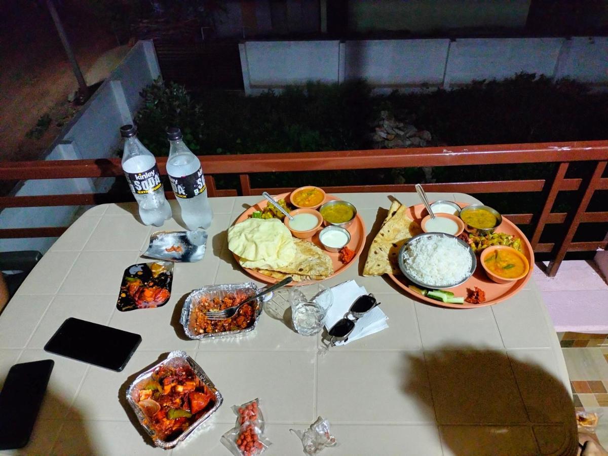 Prajwal Home Stay Хампи Экстерьер фото