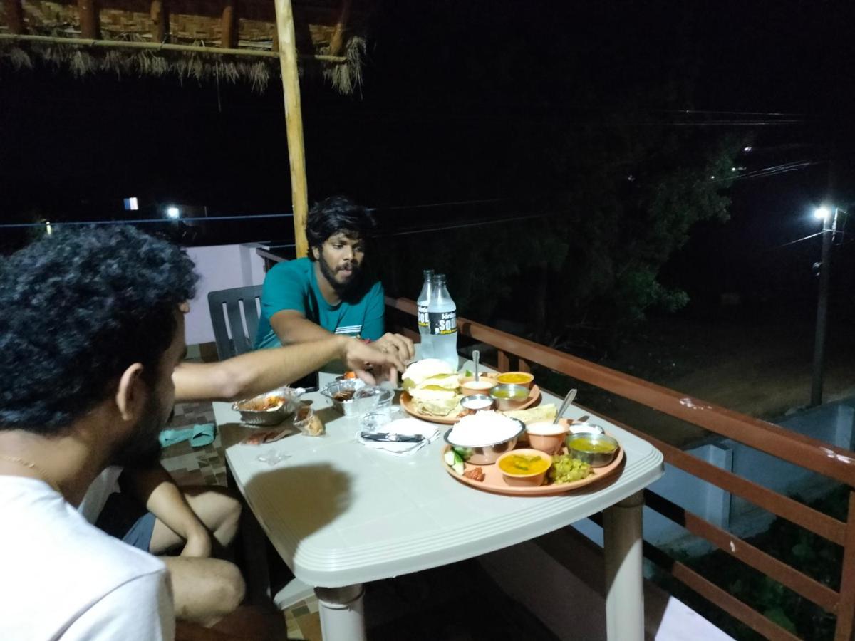 Prajwal Home Stay Хампи Экстерьер фото